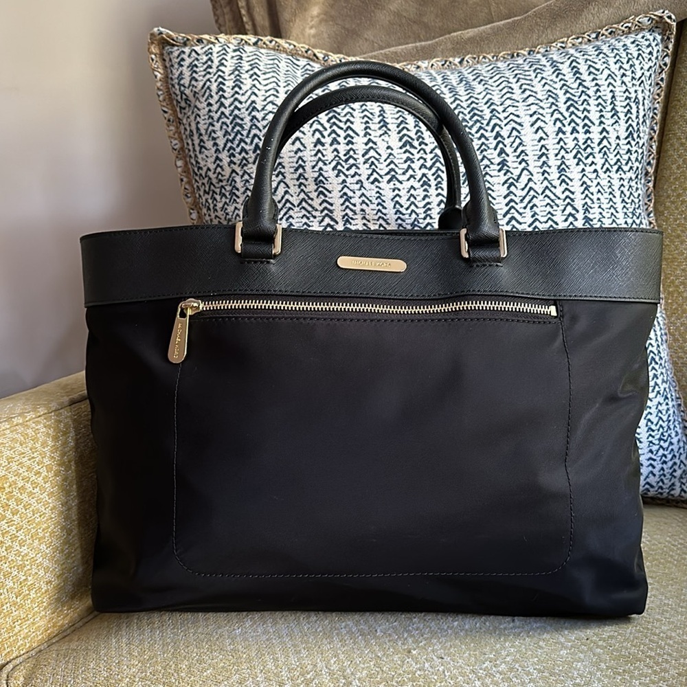 MICHAEL KORS Black Colgate Large East/West Nylon LaptopTote